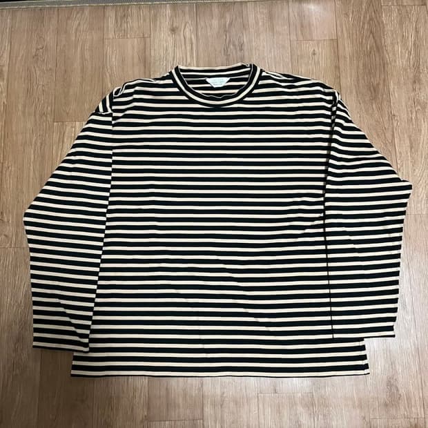 UNUSED 언유즈드 보더 롱 슬리브