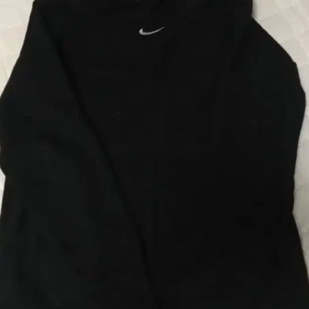 나이키 스몰로고 후드티 블랙