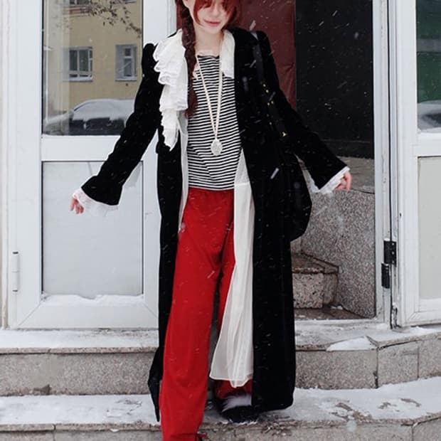 프레클 레이스 러플 로브