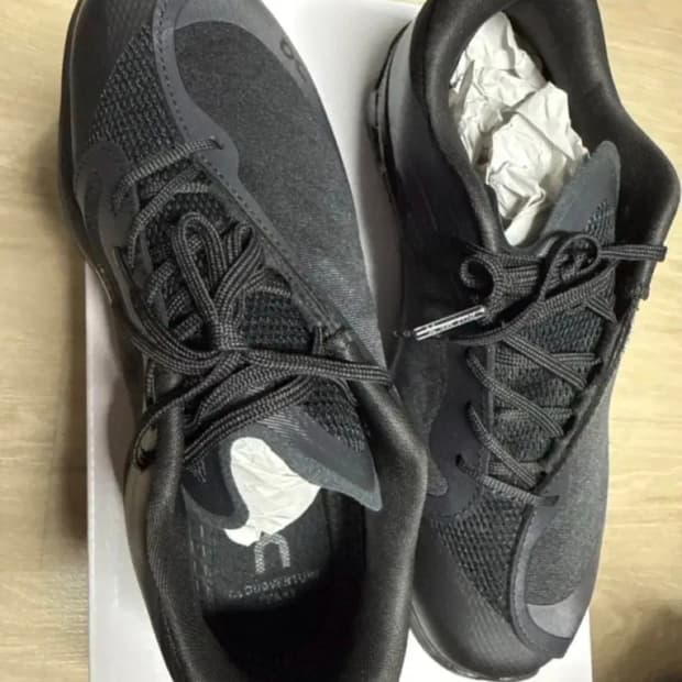 (W) 온 러닝 x 포스트 아카이브 팩션 (파프) 클라우드벤쳐 피크 5.