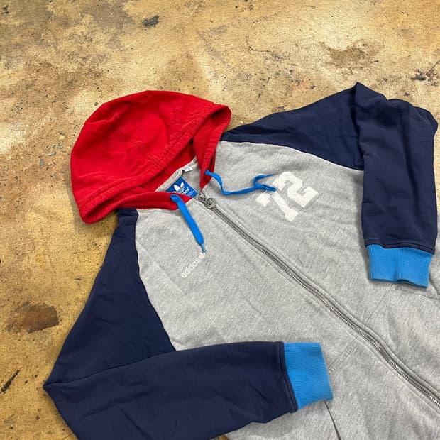 아디다스 그레이 레드 배색 후드집업 95