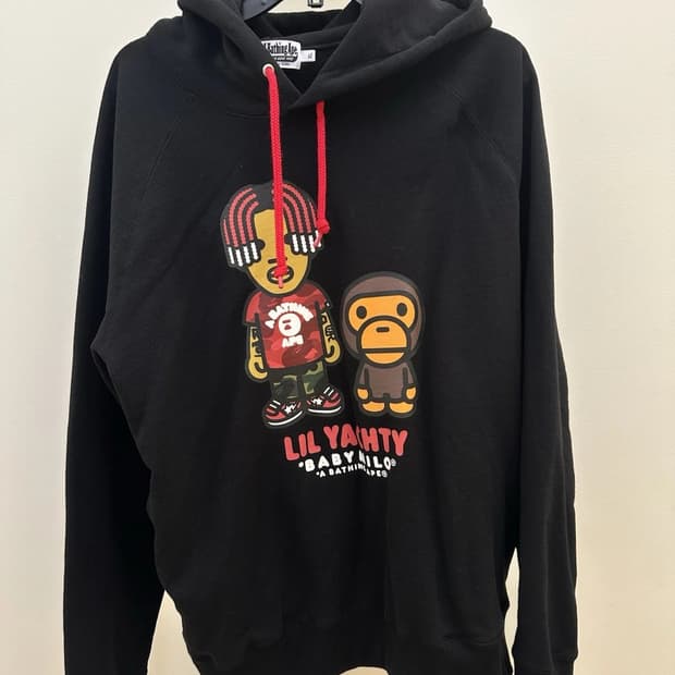 베이프 베이비 마일로 x 릴 야티 풀오버 후드티 블랙