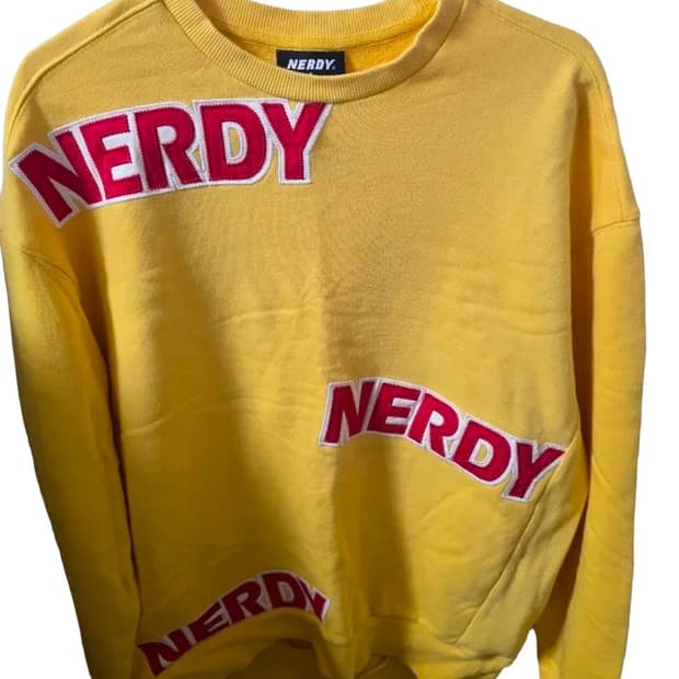 널디(NERDY) 자수 맨투맨 (S)