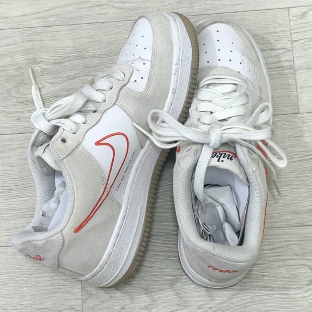 나이키 에어포스 1 07 SE 화이트 오렌지 240