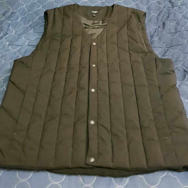 TNGT 경량 다운 베스트 블랙 (105)