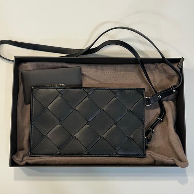 보테가베네타 핸드폰 케이스 백