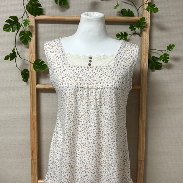 [MUSK / Vintage Taste] 레이스 플라워 나시