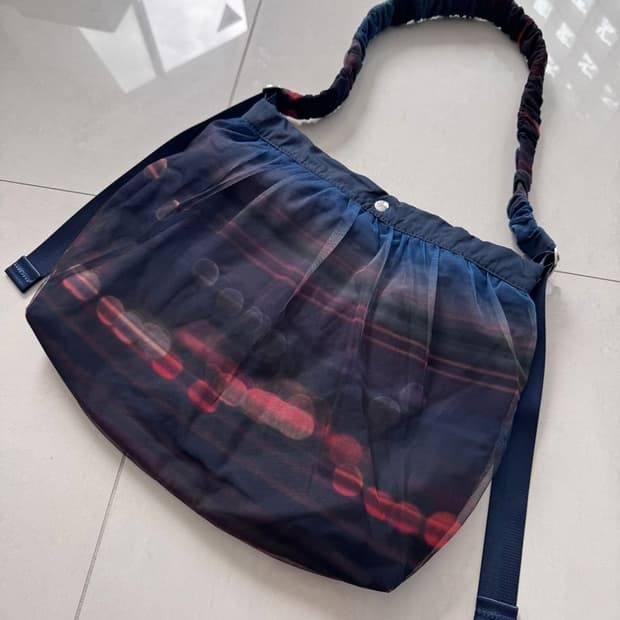 MESH SHOULDER BAG 메시 숄더백
