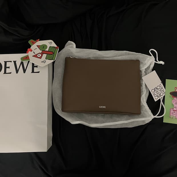 LOEWE 로에베 카프스킨 클러치 풀박스 ( 쇼핑백+택+보증서)