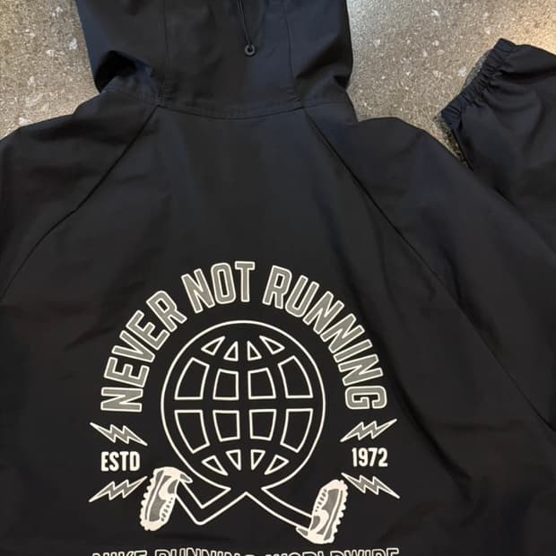 나이키 런닝 Worldwide 바람막이