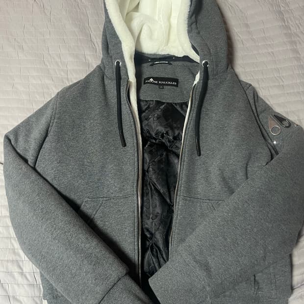 새상품급/L 22FW무스너클 버니스웨터 후드집업 차콜