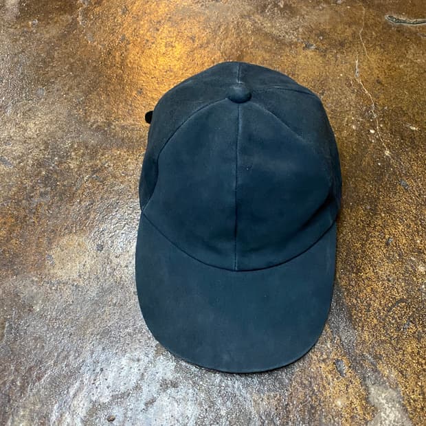 논네이티브 고트스킨 스웨이드 캡