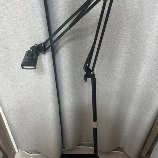 신지모루 태블릿 아이패드 갤럭시탭 폰 침대 거치대