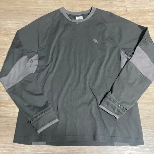 산산기어 파이핑 블락 롱슬리브 차콜