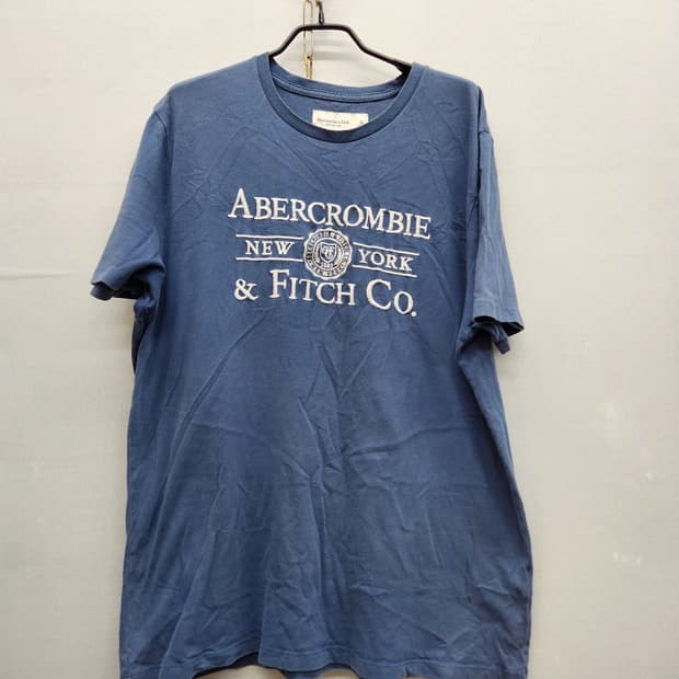 아베크롬비 Y2K 로고자수 반팔티 XL(L~XL)
