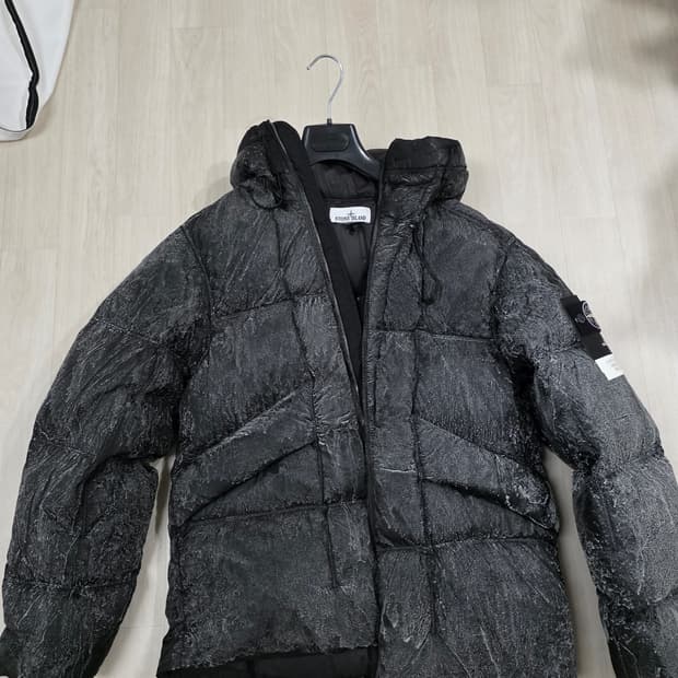 스톤아일랜드 26ss 리플렉티브 패딩