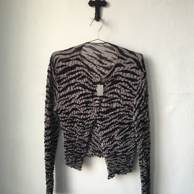 Zebra pattern pleats cardigan