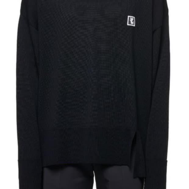 [50]  우영미 백로고 절개 니트 블랙