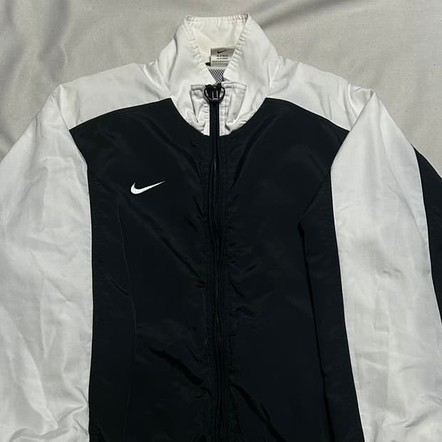 S 나이키 90’s 스우시 배색 바람막이