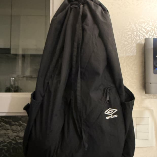 엄브로 샤이닝 스트링 백팩