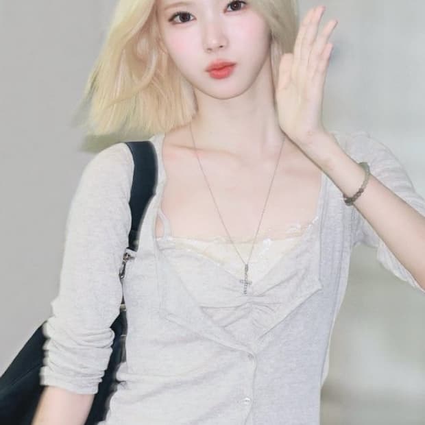 [하츠투하츠 지우 착용] 자라 레이스 콤비 탑 재킷 샌드 / 그레이