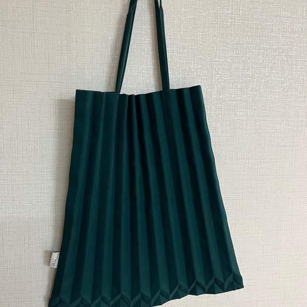 이세이미야케 트렁크 플리츠 토트백