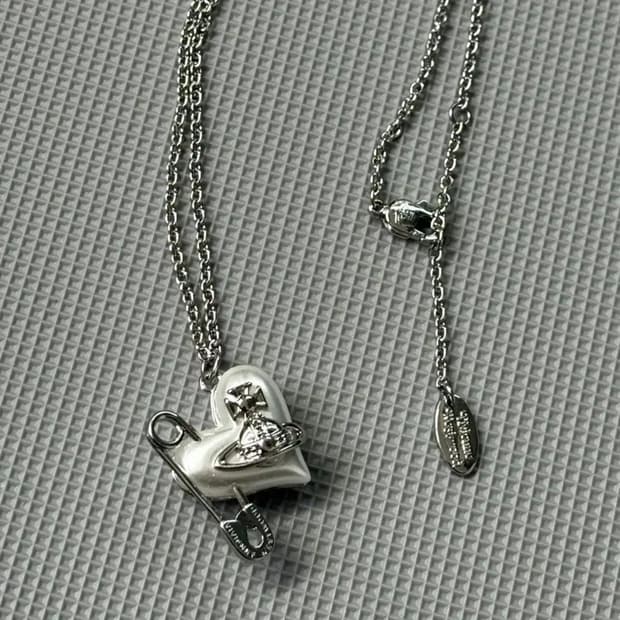 비비안웨스트우드 오리에타 하트 클립 목걸이