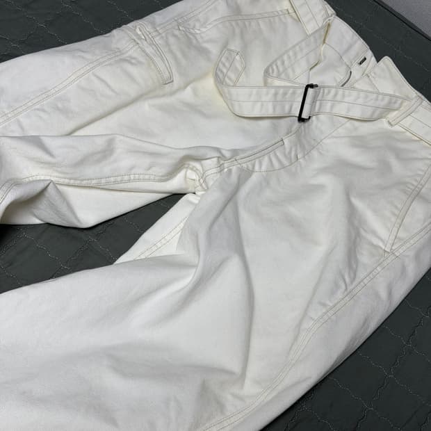 르메르 트위스트 벨티드 데님 팬츠 화이트 [48]