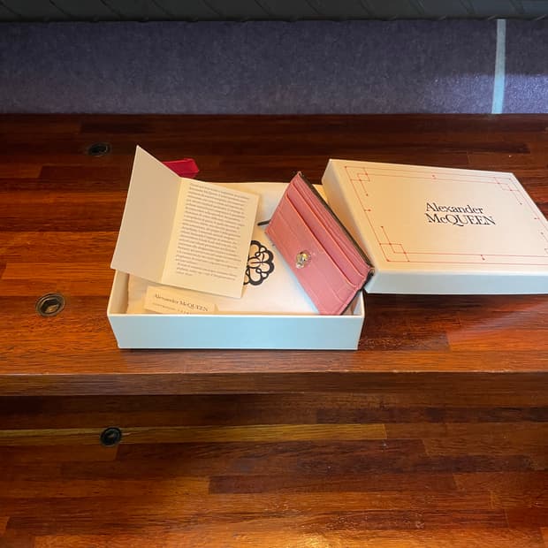 알렉산더 맥퀸 핑크 카드지갑(손상) 풀세트