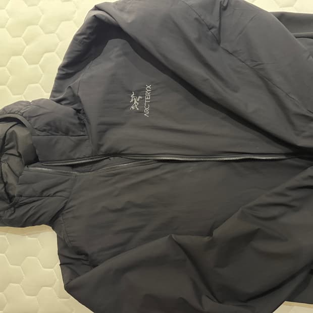 아크테릭스 아톰 lt  바람막이 xxl