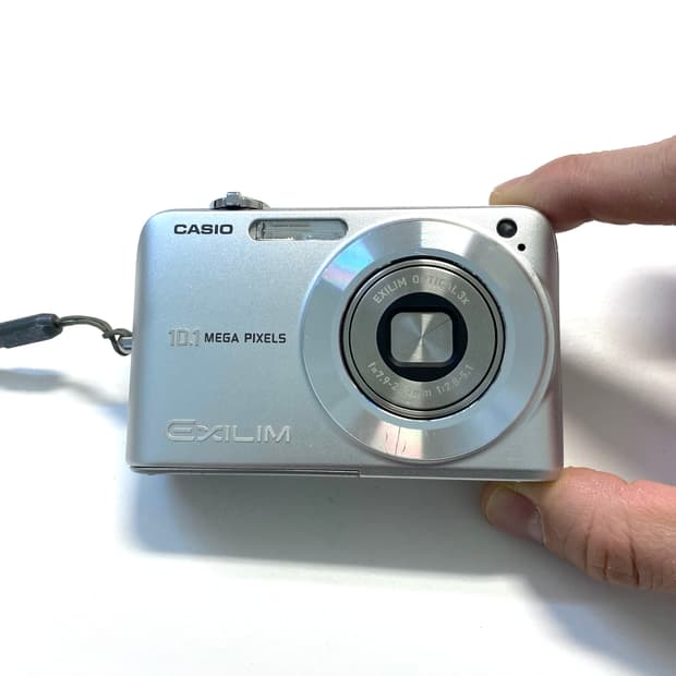 카시오 엑슬림 EX-Z1050 디지털 카메라