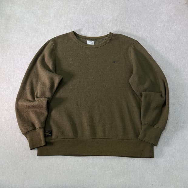 100 더블탭스 올리브 카키 맨투맨