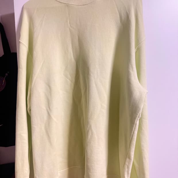 비이커 옐로우 맨투맨