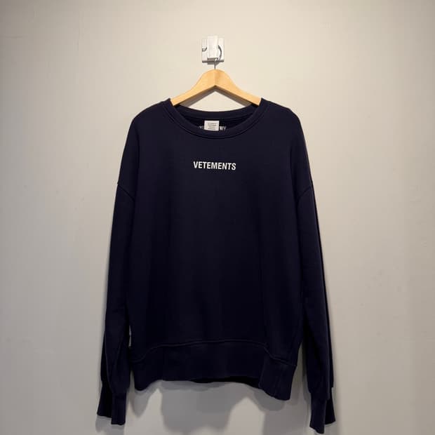 Vetements navy mtm