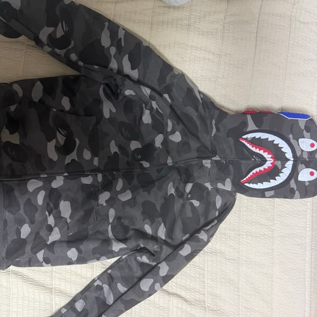 베이프 후드집업