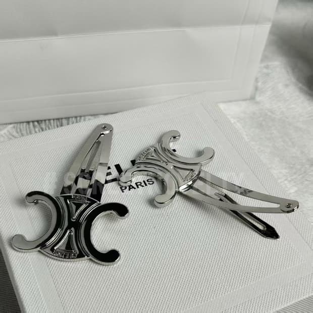 셀린느 트리옹페 헤어핀 1쌍 (2피스) 실버