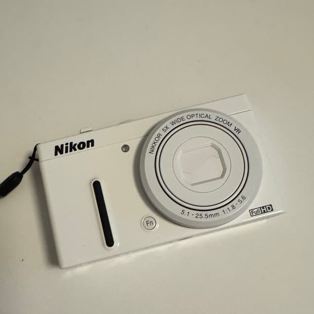 니콘 쿨픽스 p330