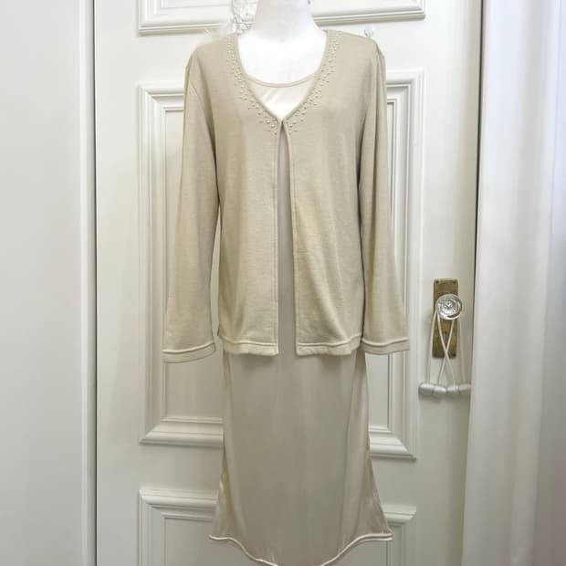 cream beige pearl point one-button cardi