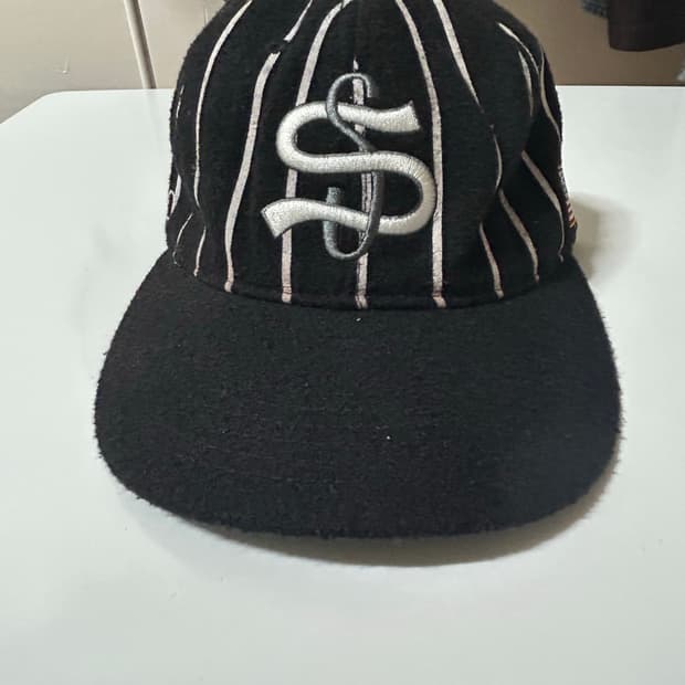 스투시 x 이벳필드 플란넬 스트라이프 모자