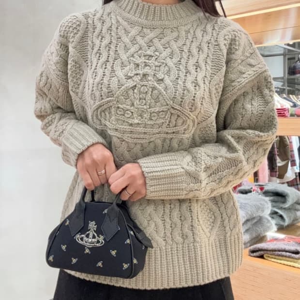 비비안웨스트우드 케이블 ORB포인트 스웨터