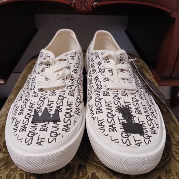 바스키아 아티스틱 스니커즈 레터링 화이트