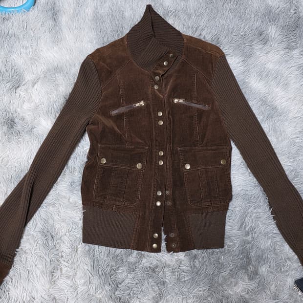 에고이스트 하이넥 코듀로이 브라운 니트자켓