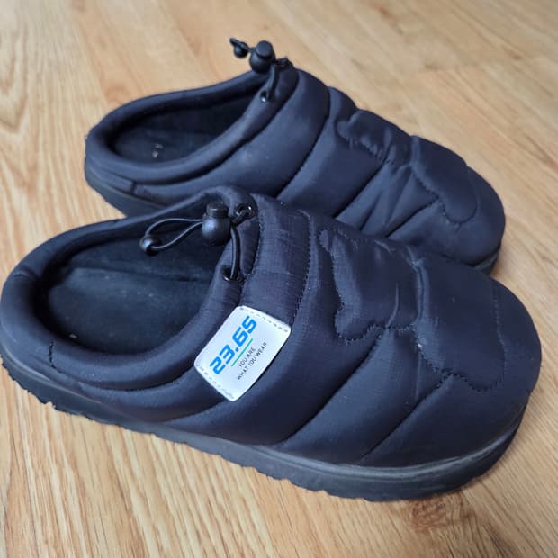 23.65 블랙 패딩 베어 슬리퍼