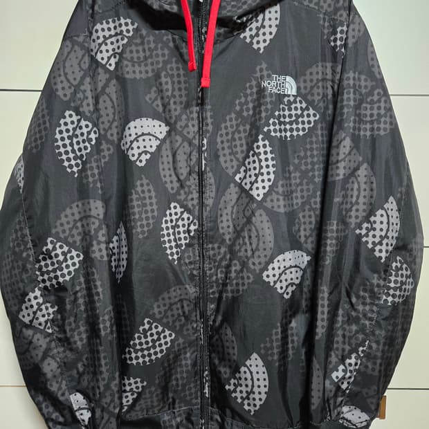 노스페이스 시그니처 패턴 방풍 바람막이 점퍼