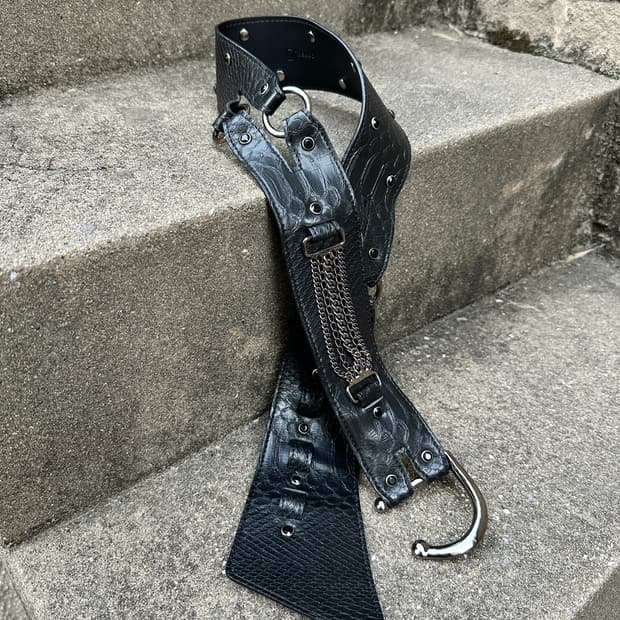 DEMOO gimmick croco pattern leather belt