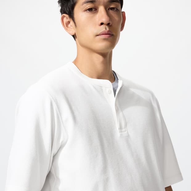 유니클로 와플 헨리넥 반팔티