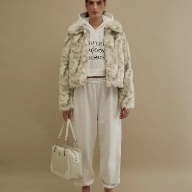 쓰리타임즈 머랭 퍼 자켓