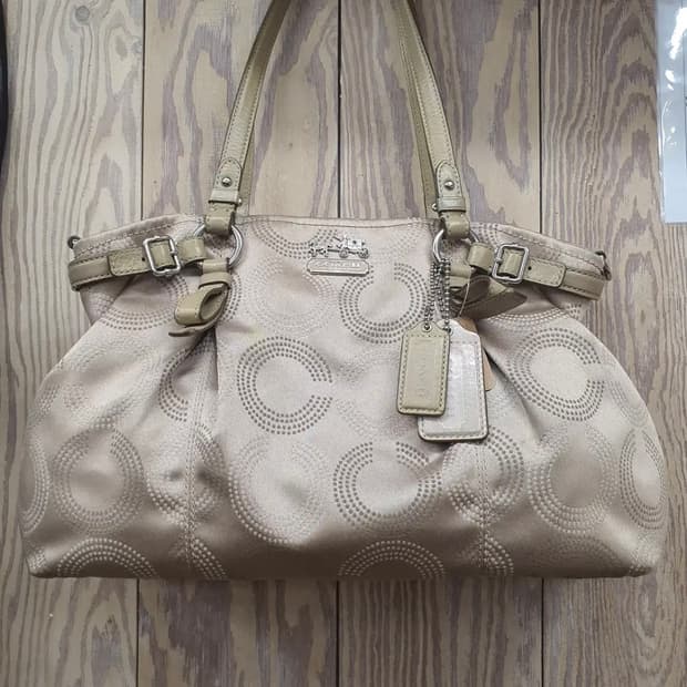 코치 메디슨 사첼백