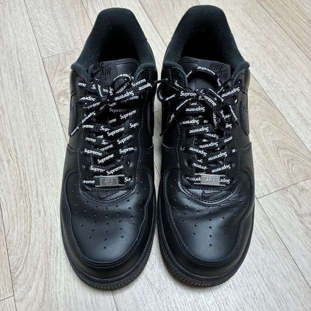 [새상품급] 나이키 x 슈프림 에어포스 1 로우 블랙 (260)