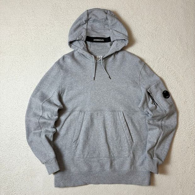 cp컴퍼니 시그니처 렌즈 로고 후드티 PN7401